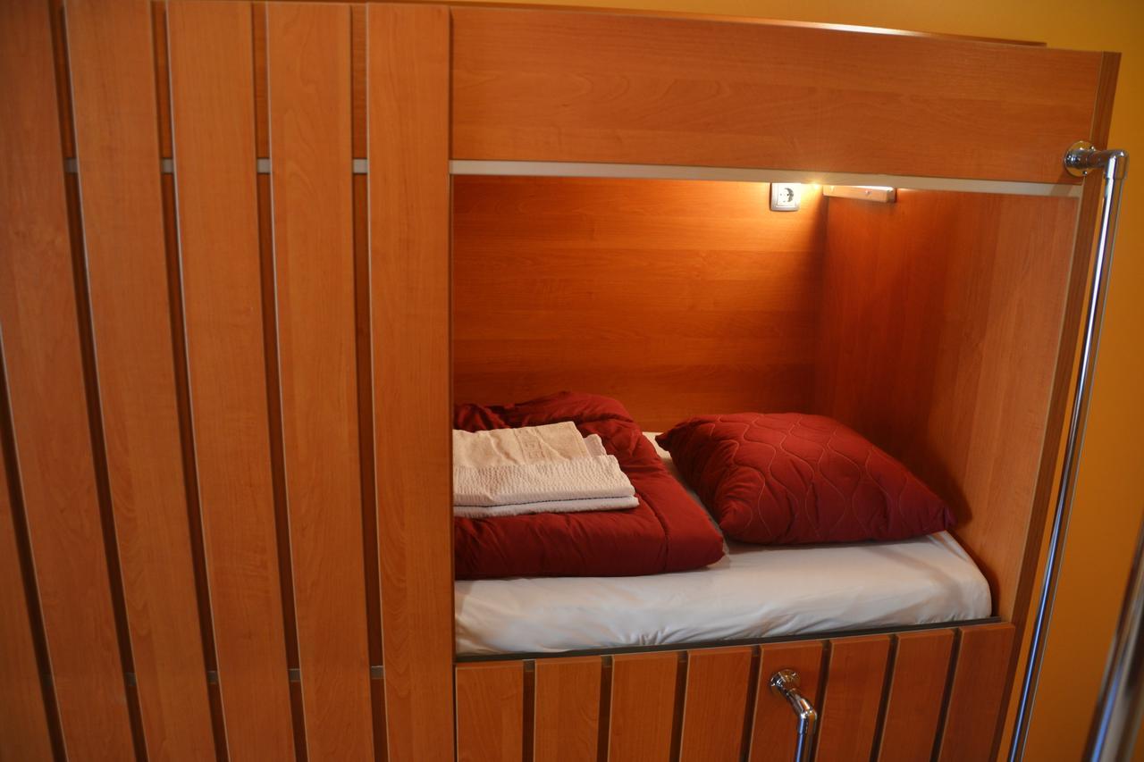 Do Step Inn Central - Self-Service-Hostel Wien Ngoại thất bức ảnh